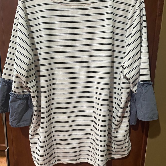 Beautiful plus size blouse - Picture 4 of 4